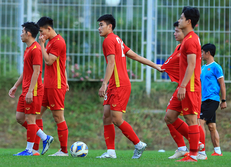 Nhâm Mạnh Dũng bị bắt nạt trước đại chiến U23 Việt Nam - U23 Saudi Arabia - 2