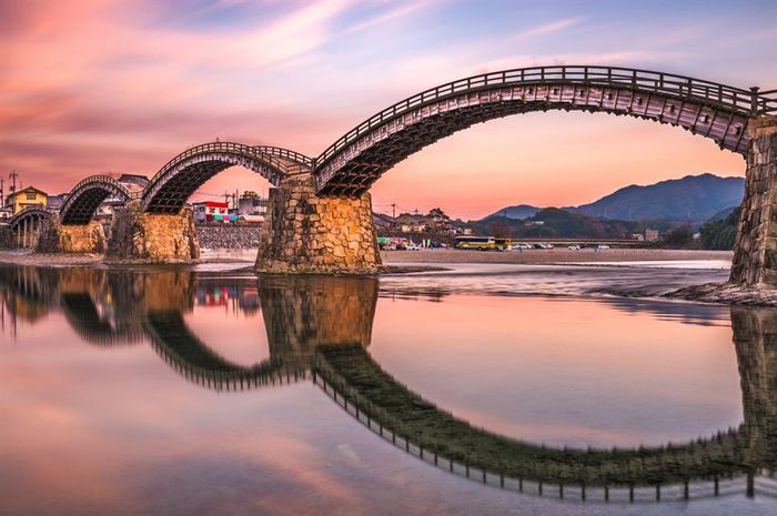 Những cây cầu trăm tuổi có kiến trúc ngoạn mục - 8
