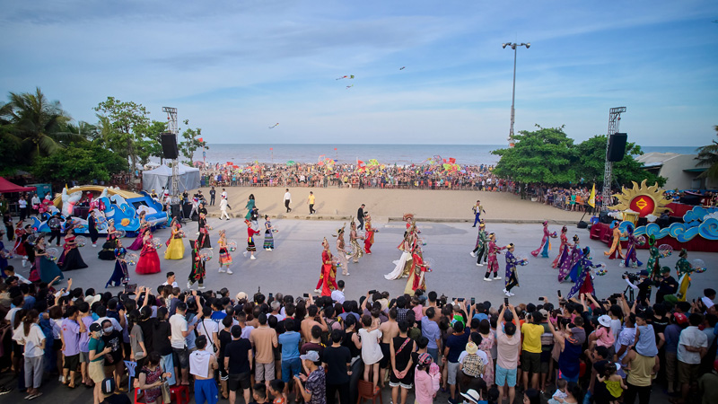 Sôi động Carnival trên thành phố biển Sầm Sơn - 2