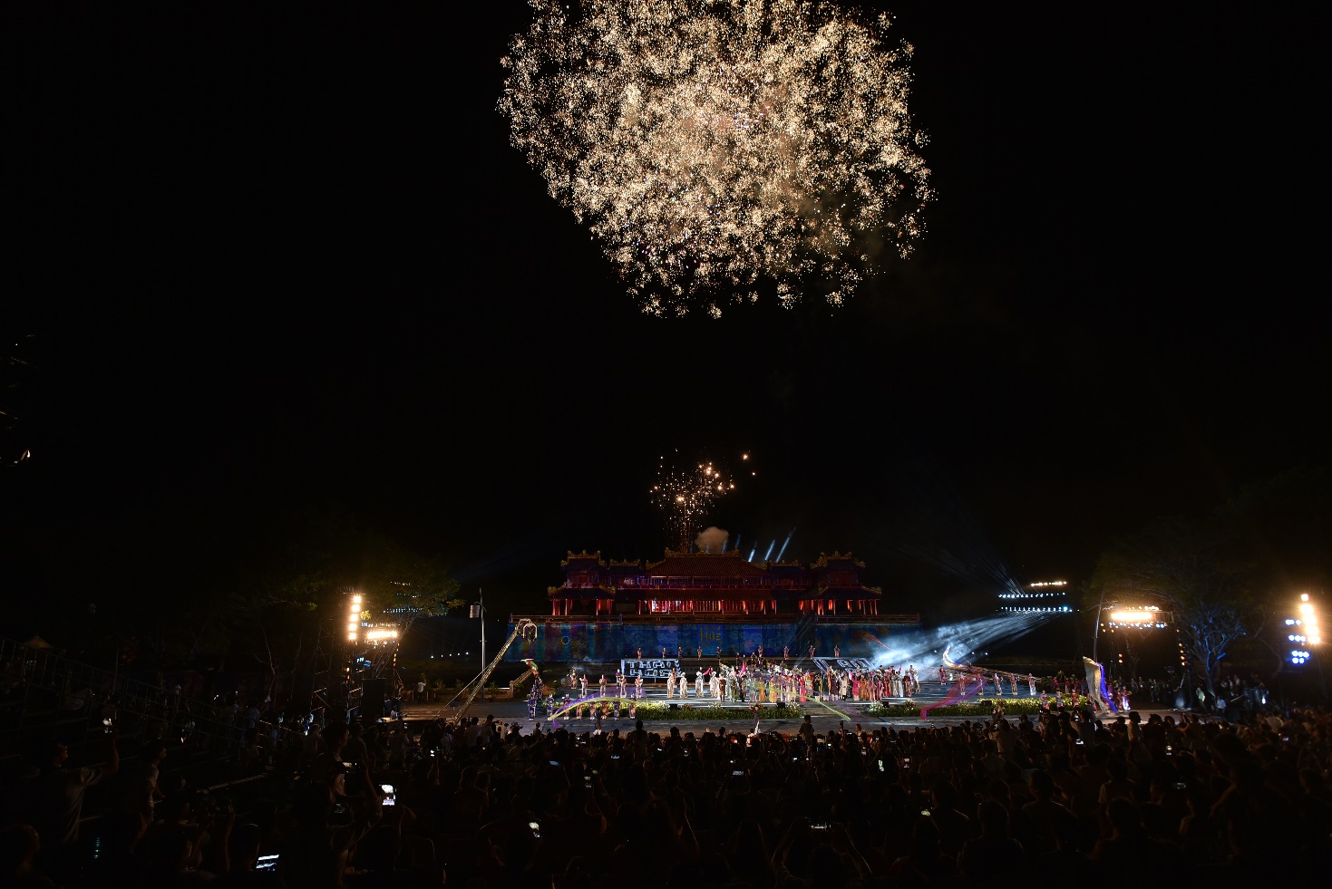 Rực rỡ sắc màu đêm khai mạc Tuần lễ Festival Huế 2022 - 12
