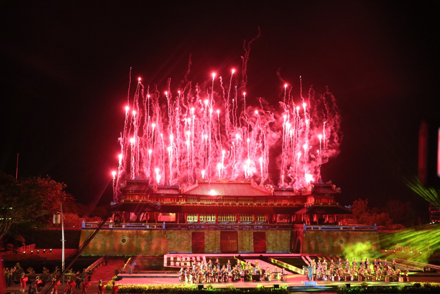 Rực rỡ sắc màu đêm khai mạc Tuần lễ Festival Huế 2022 - 9