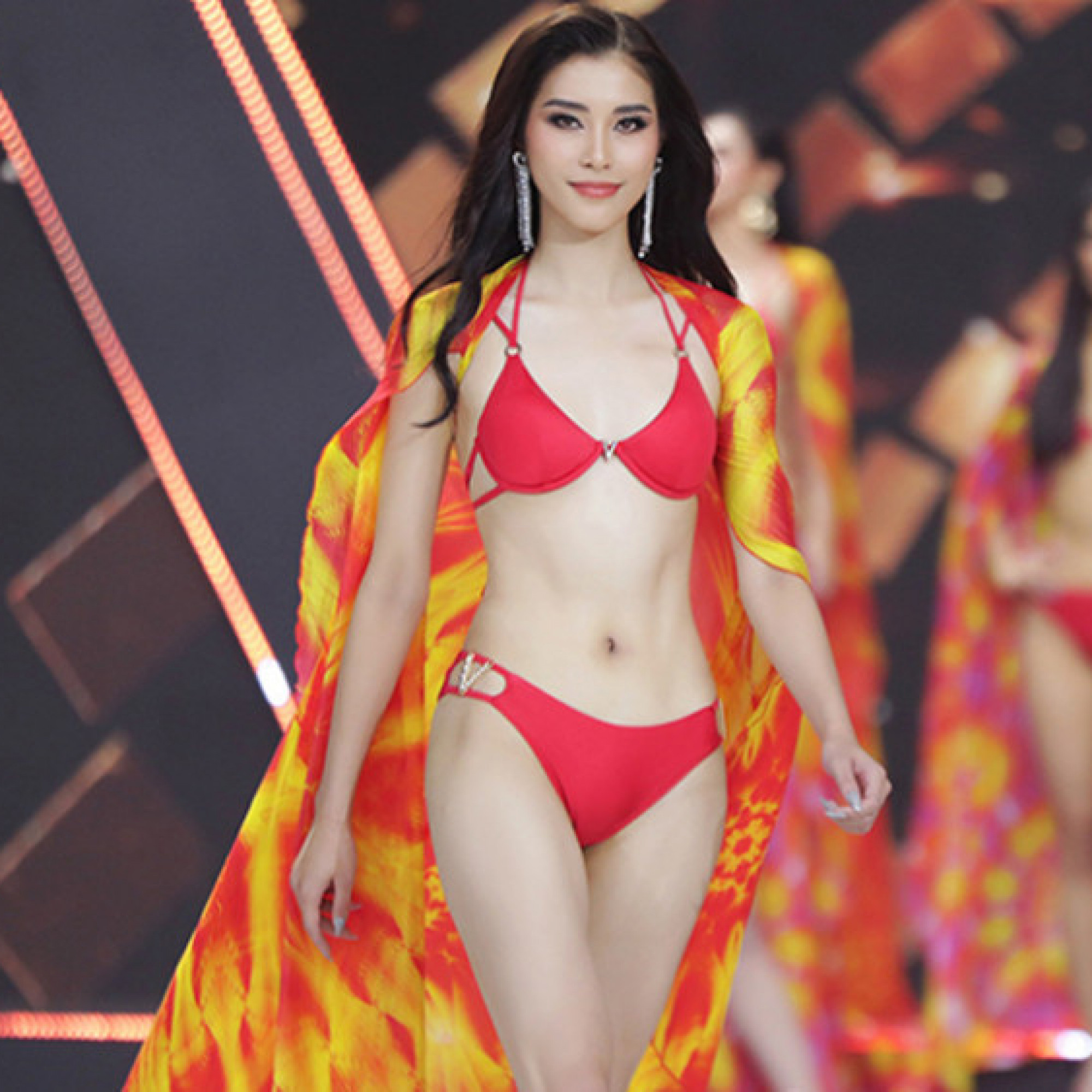 Thể thao - Người đẹp bóng chuyền Thu Huyền diện bikini khoe dáng ngọc, lọt top 10 Hoa hậu Hoàn vũ