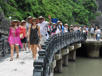 Chuyện hay - Du lịch Việt Nam kiểm soát chặt du lịch giá rẻ