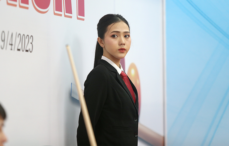 Nữ trọng tài bi-a giải Bình Thuận xinh như hoa hậu gây “sốt” với các cơ thủ - 2
