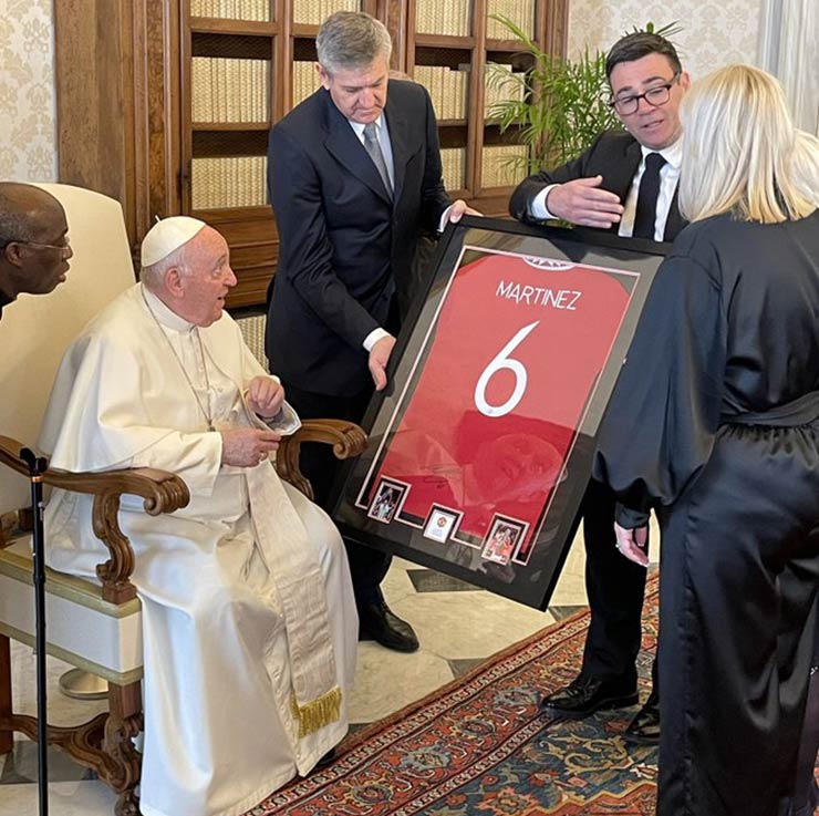 Tin mới nhất bóng đá trưa 21/4: Man City thưởng cực khủng nếu "ăn ba" - 2