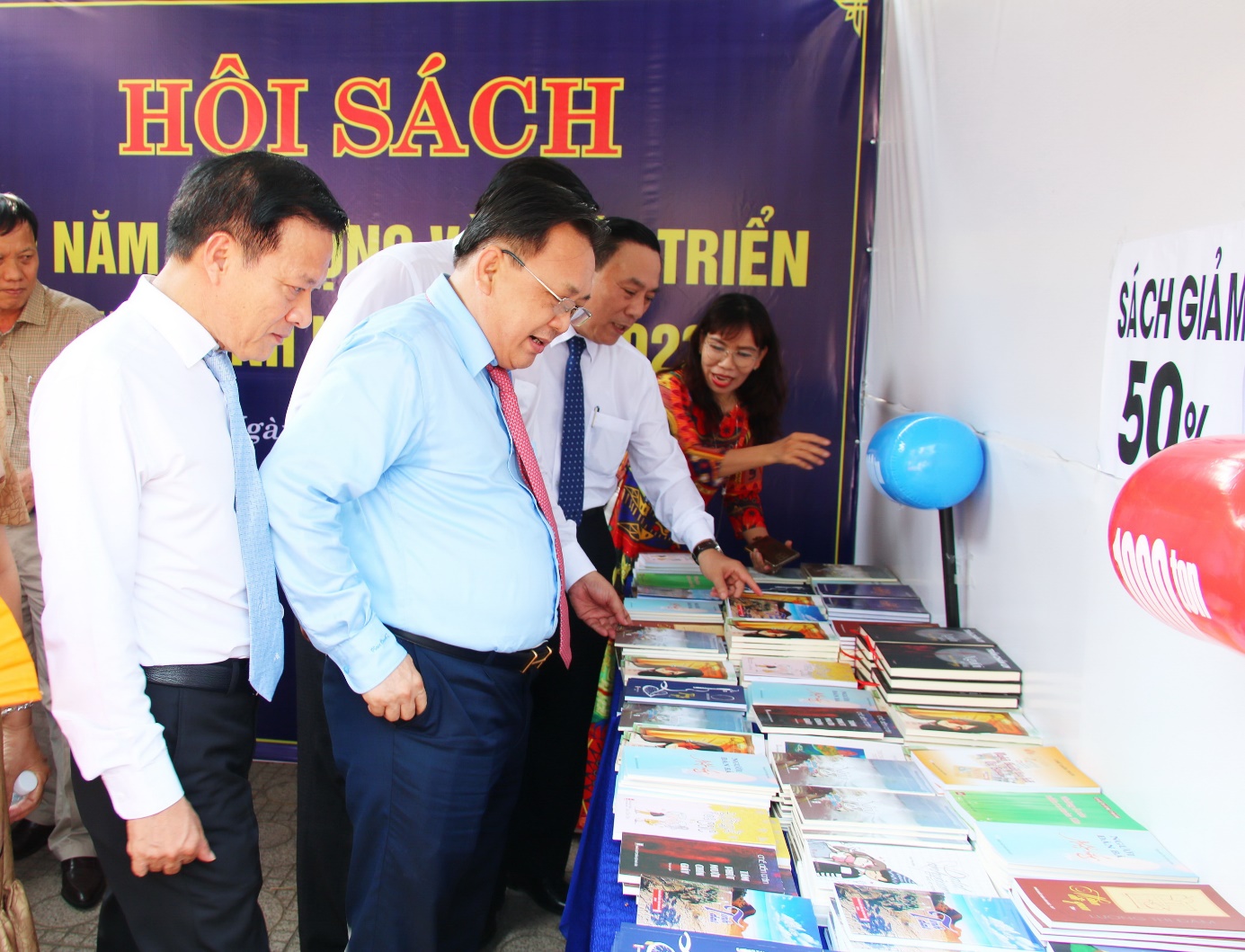 8.000 cuốn sách được trưng bày tại Hội Sách tỉnh Khánh Hòa - 3
