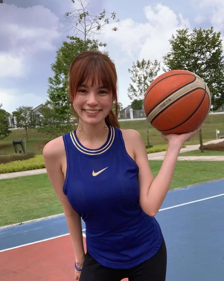 Mỹ nhân lai "3 dòng máu" mê bóng rổ, hóa "thần tượng mạng" ở Malaysia - 1