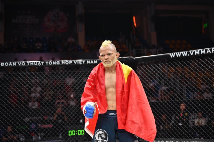 Tranh cãi Ngọc Lượng thắng cao thủ MMA Brazil: Fan ủng hộ bên thua - 4