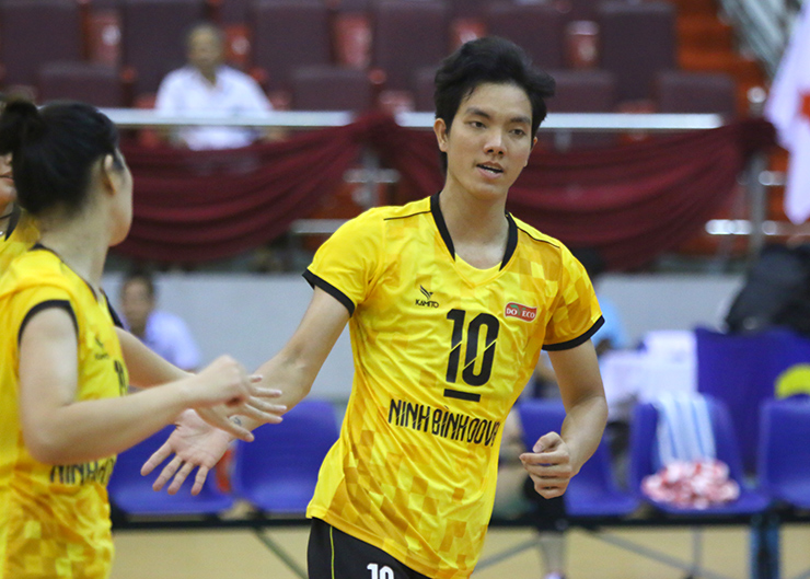 Cú sốc bóng chuyền nữ Việt Nam trước SEA Games: Tú Linh thay Bích Tuyền - 2