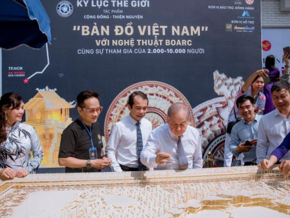 Chuyện hay - Thiết lập kỷ lục thế giới với tác phẩm 'Bản đồ Việt Nam' bằng tăm Giang