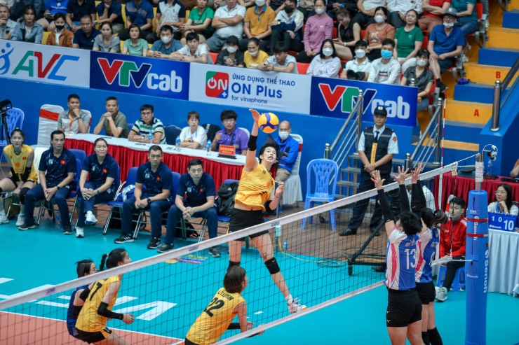 Thắng 3 trận giải châu Á, bóng chuyền nữ Việt Nam gặp CLB Trung Quốc ở bán kết - 1