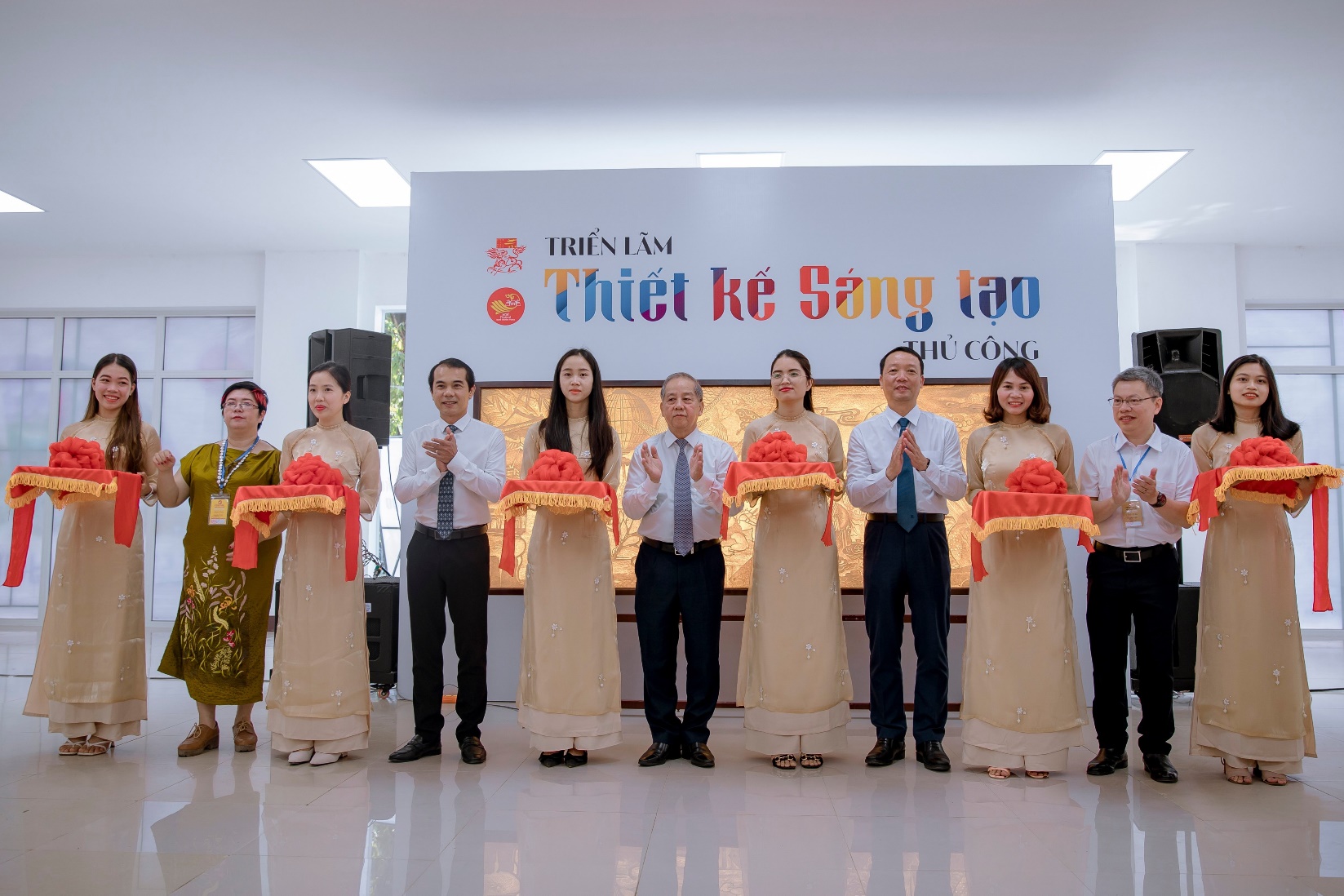 Thiết lập kỷ lục thế giới với tác phẩm 'Bản đồ Việt Nam' bằng tăm Giang - 6