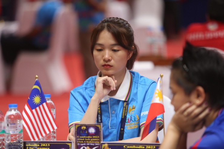 Người đẹp Việt Nam gây &#34;thương nhớ&#34; khi làm trọng tài cờ ốc SEA Games 32 - 1