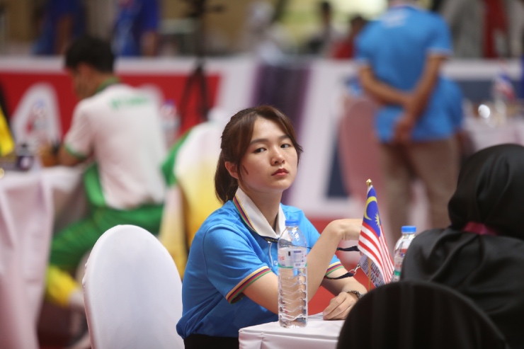 Người đẹp Việt Nam gây &#34;thương nhớ&#34; khi làm trọng tài cờ ốc SEA Games 32 - 6