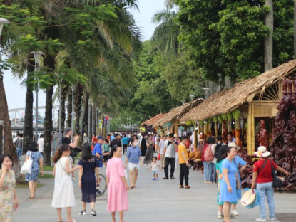 Chuyển động - Gần 80.000 khách đến Huế trong 4 ngày lễ, doanh thu du lịch trên 110 tỷ đồng