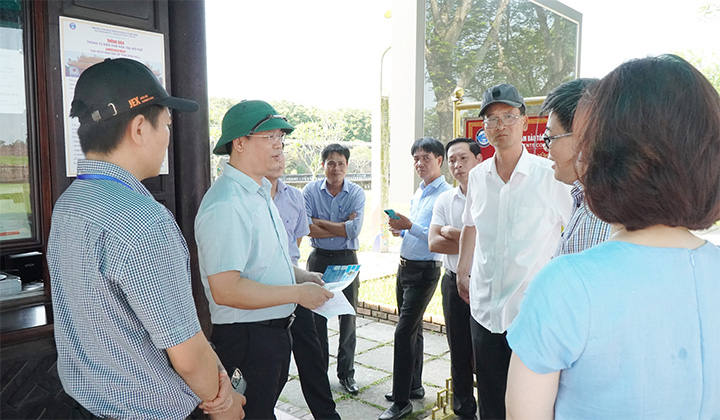 Du khách phàn nàn, lãnh đạo Thừa Thiên Huế kiểm tra hệ thống bán vé ở Đại nội Huế - 1