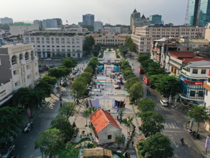 Chuyển động - Có nên lắp mái che nghệ thuật ở phố đi bộ Nguyễn Huệ?
