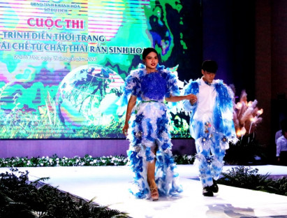 Giải trí - Ngành du lịch Khánh Hòa thi thời trang từ chất thải rắn
