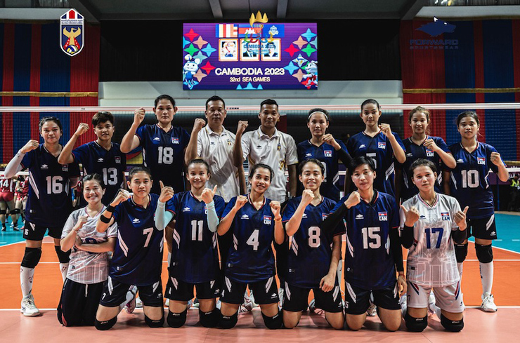 &#34;Ngã ngửa&#34; bóng chuyền nữ SEA Games: Đội Campuchia bỏ cuộc, thua trắng 3 set - 1