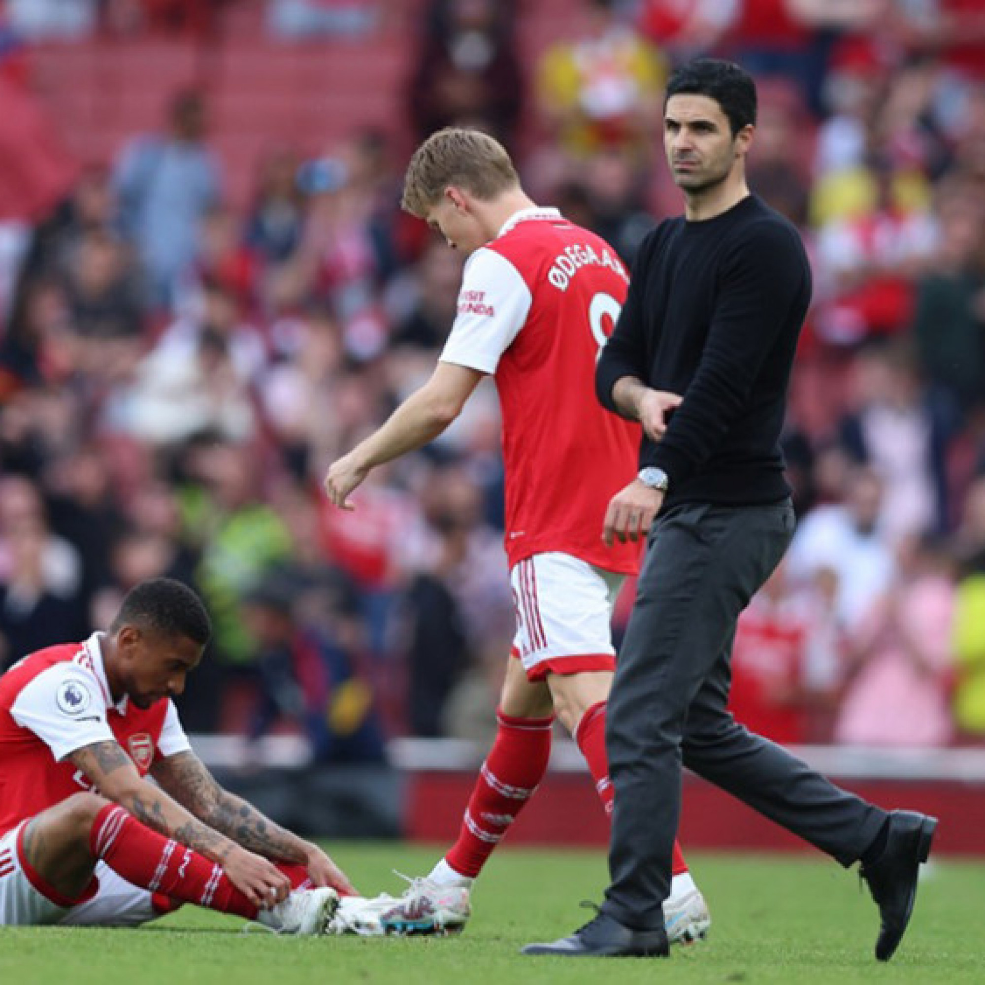 Thể thao - Arsenal thua tan nát: Arteta xin lỗi fan, đội trưởng đầu hàng đua vô địch