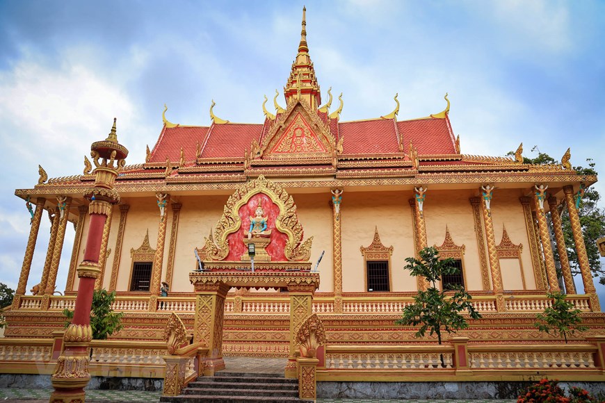 Chiêm ngưỡng vẻ đẹp ấn tượng của ngôi chùa kiến trúc Khmer ở Bạc Liêu - 1