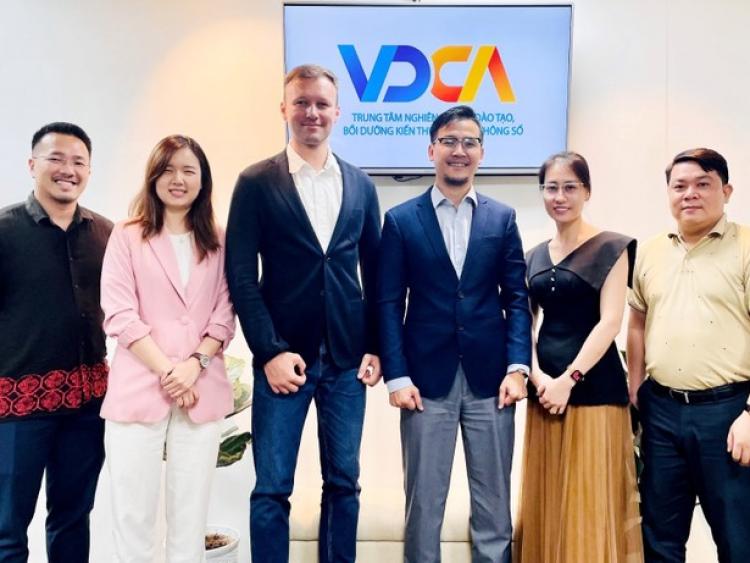 Trung tâm Đào tạo CRC và 1C Việt Nam nghiên cứu hợp tác chiến lược thúc đẩy chuyển đổi số