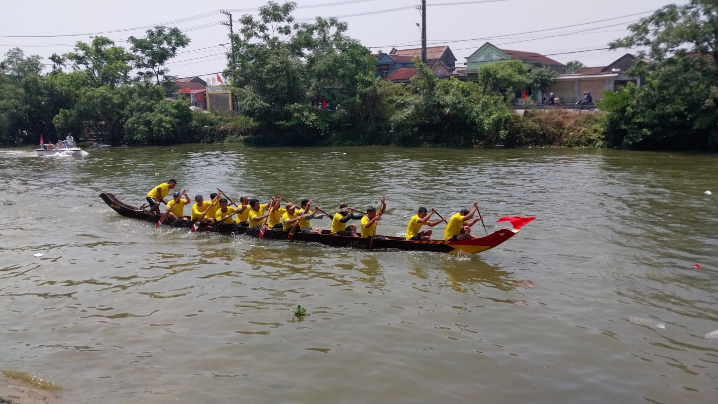 Hấp dẫn giải đua trải truyền thống làng Dương Nỗ - 12