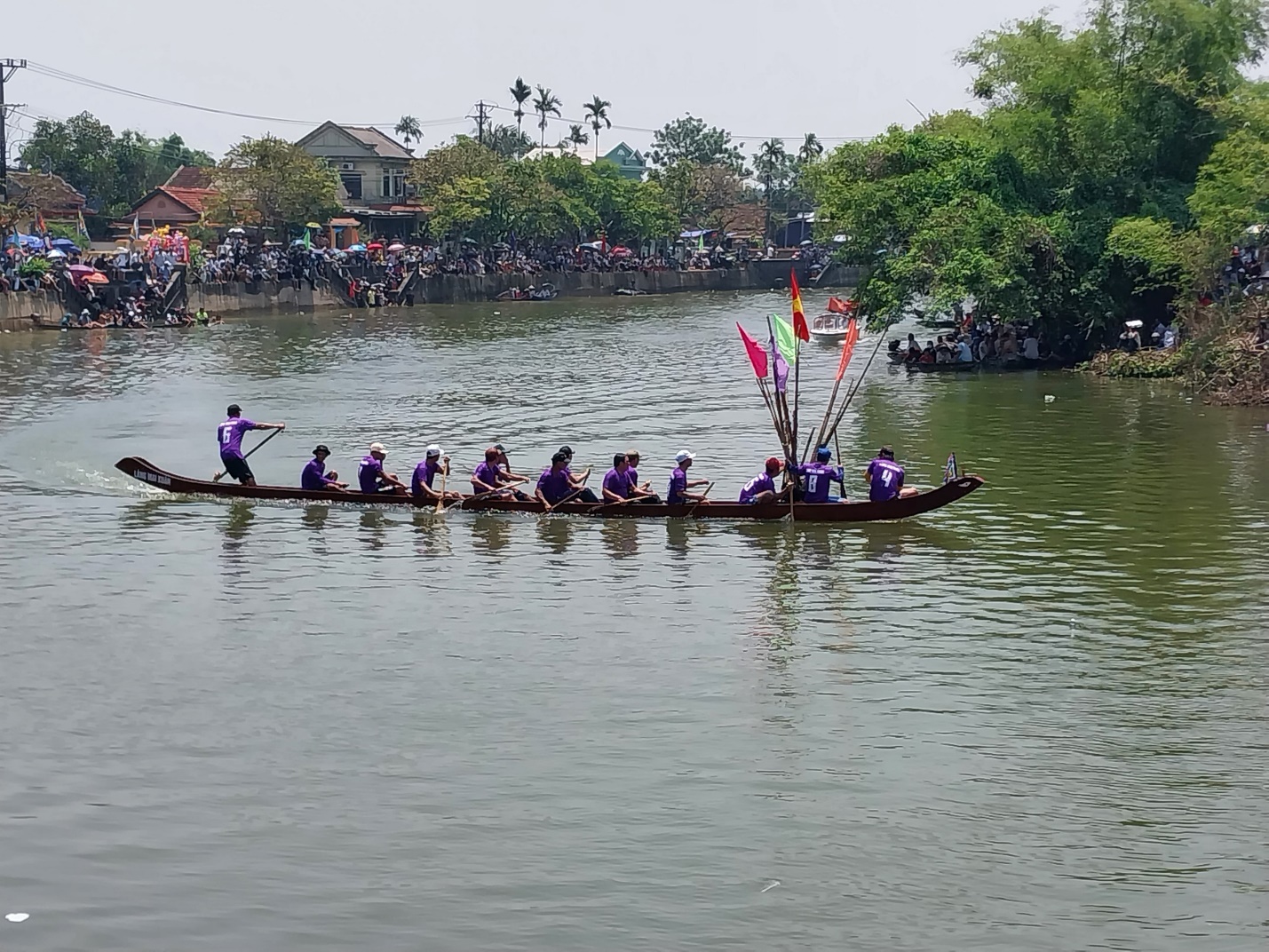 Hấp dẫn giải đua trải truyền thống làng Dương Nỗ - 14