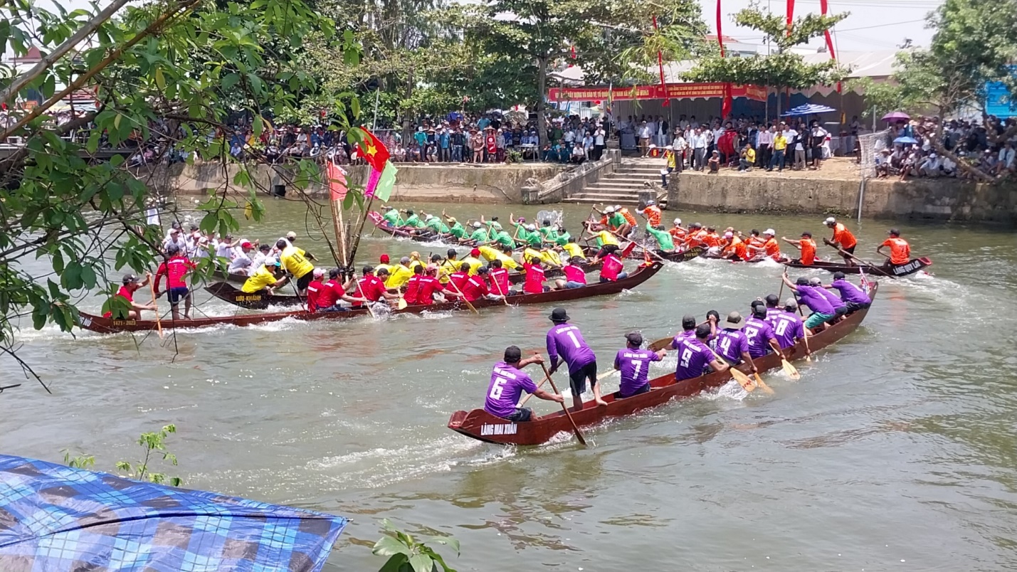Hấp dẫn giải đua trải truyền thống làng Dương Nỗ - 1