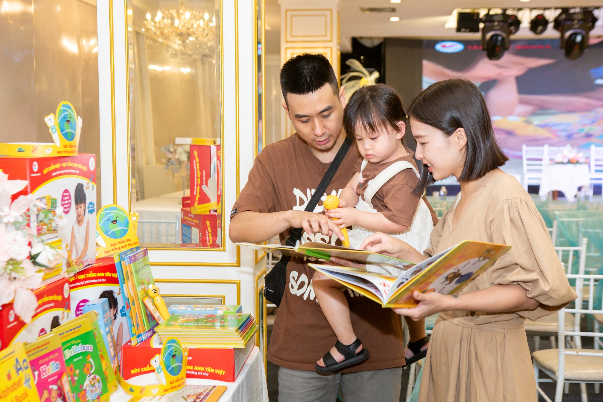 Đánh thức năng lực phi thường trẻ thơ qua bộ sách ứng dụng công nghệ của Tân Việt Books - 2