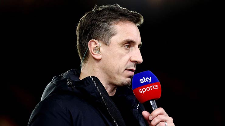 Neville nghĩ MU chỉ 5% khả năng hạ Man City ở FA Cup, Keane bất bình về vụ ăn ba - 2