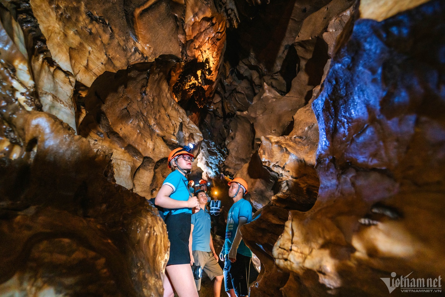 Ngắm nghìn thạch nhũ lạ mắt trong hang Bó Mỳ, điểm đến mới tuyệt đẹp ở Hà Giang - 8
