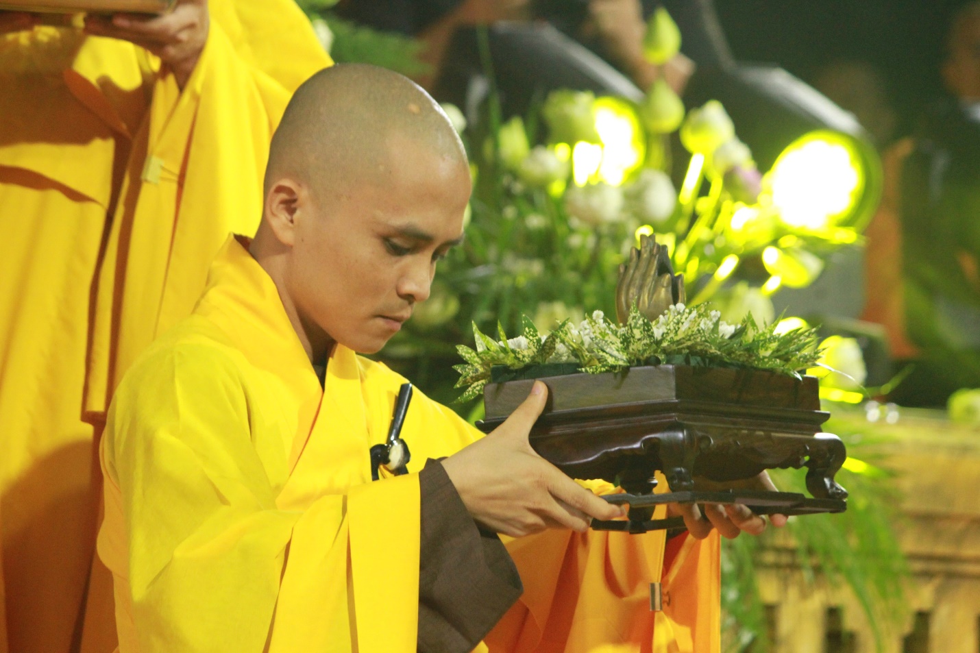 7 đóa hoa sen lung linh trên dòng Hương mùa Phật đản - 4