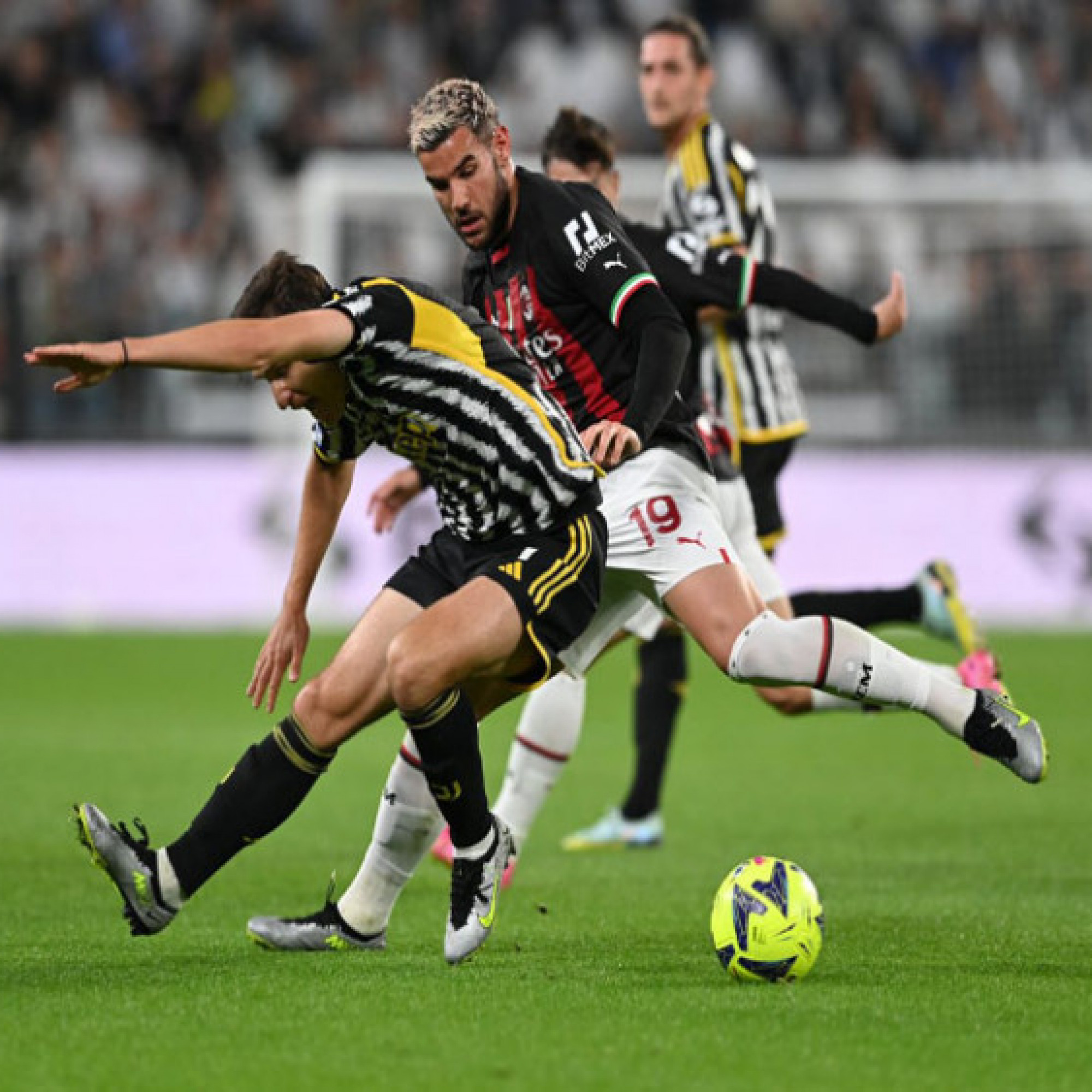  - Kết quả bóng đá Juventus - AC Milan: Người hùng Giroud, định đoạt vé Cúp C1 (Serie A)