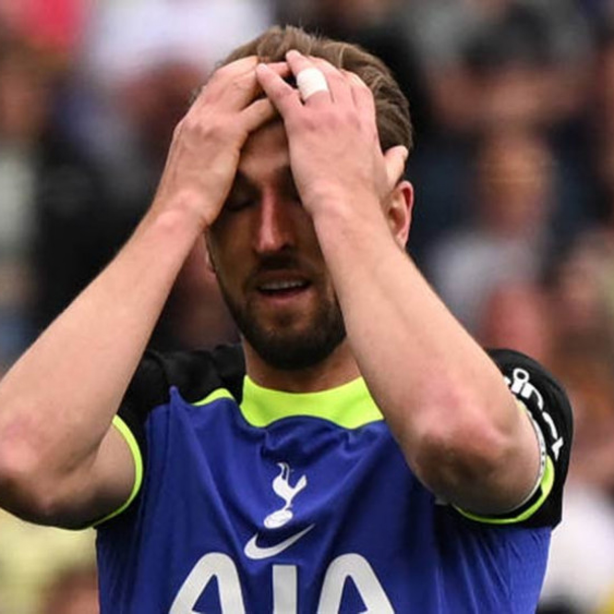  - Ngoại hạng Anh ngã ngũ sau vòng 38: Nỗi đau Harry Kane & vị đắng Leicester