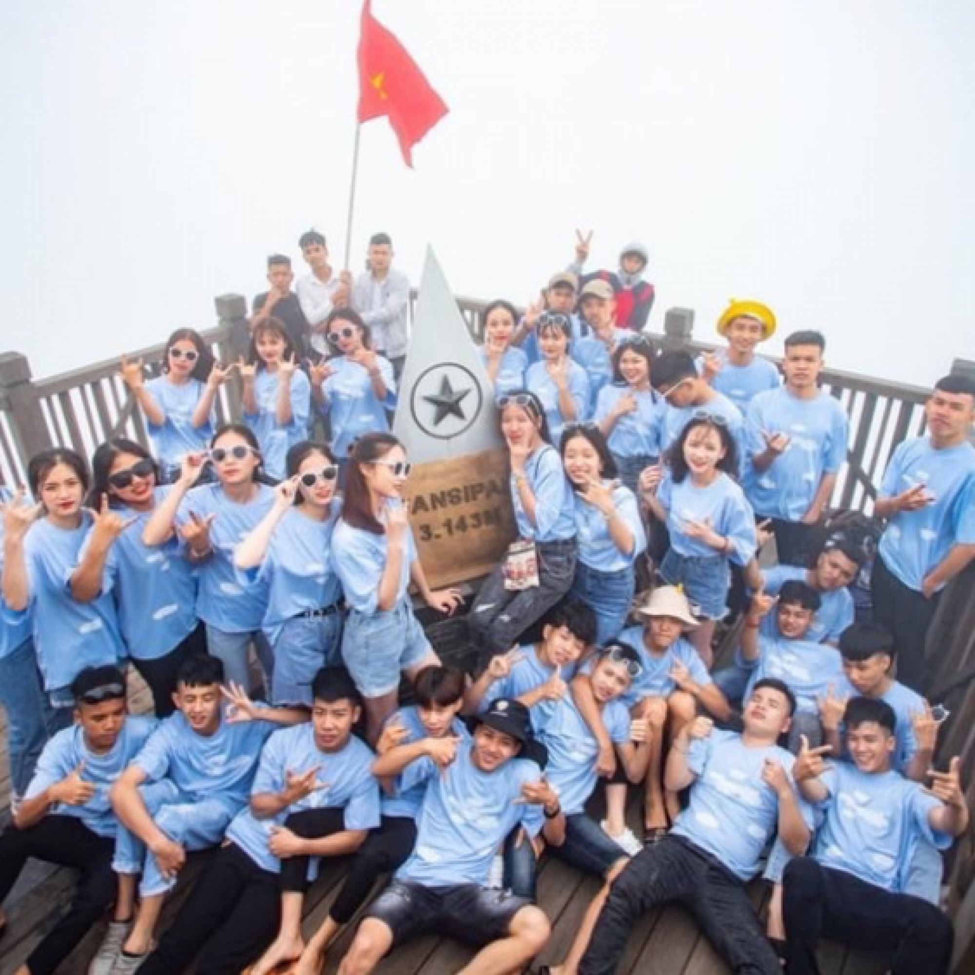  - Học sinh, sinh viên được giảm giá tới 50% vé cáp treo Fansipan