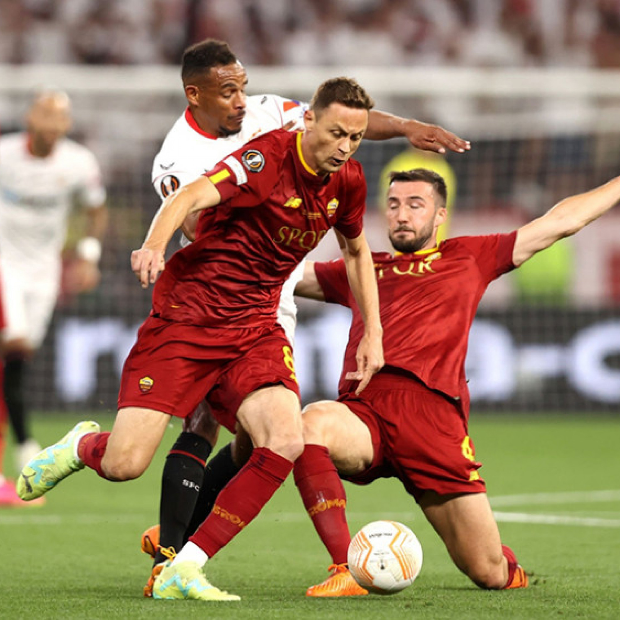  - Trực tiếp bóng đá Sevilla - AS Roma: Mancini "đốt đền" (Europa League)