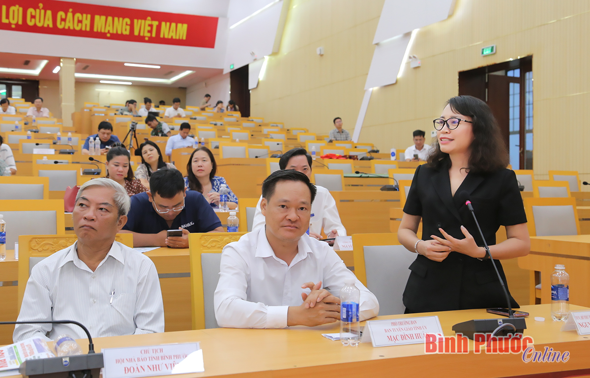UBND tỉnh Bình Phước gặp gỡ, trao đổi thông tin với lãnh đạo các cơ quan báo chí - 16