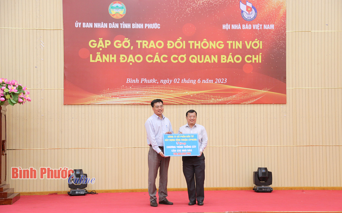 UBND tỉnh Bình Phước gặp gỡ, trao đổi thông tin với lãnh đạo các cơ quan báo chí - 8