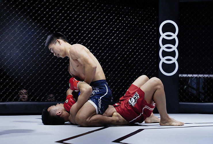 Trần Ngọc Lượng trở lại sàn MMA sau tranh cãi, tung đòn hiểm thắng knock-out - 3