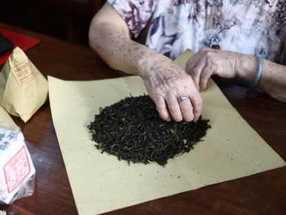Chuyện hay - Tiệm trà cổ 70 năm ở TPHCM, giá 10 triệu đồng/kg vẫn &quot;hút&quot; khách