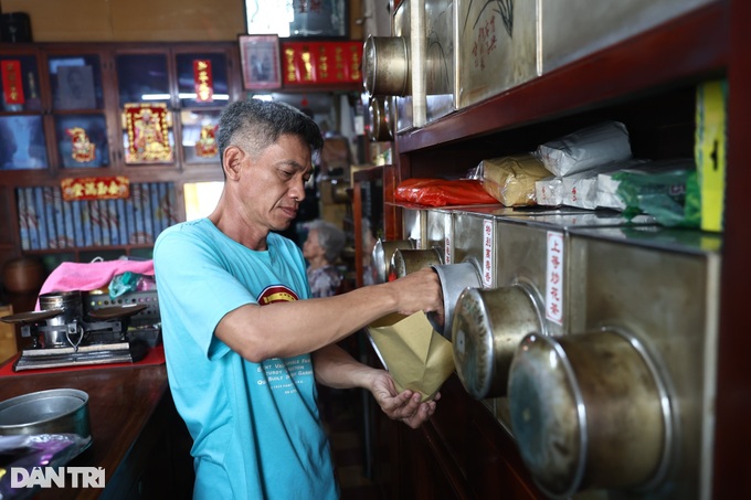 Tiệm trà cổ 70 năm ở TPHCM, giá 10 triệu đồng/kg vẫn "hút" khách - 3