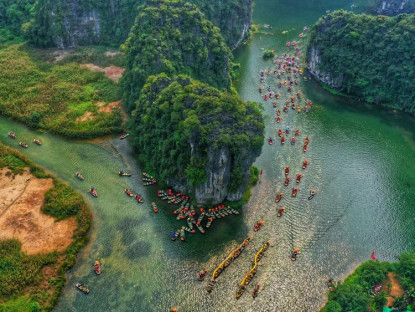  - Quản trị và phát triển bền vững của điểm đến thông qua du lịch