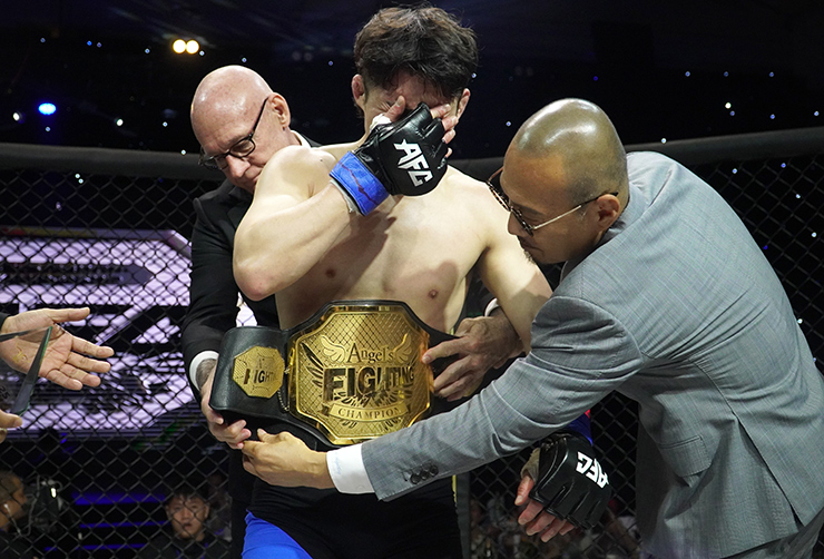 Võ sĩ Robson Oliveira trở lại sàn MMA, thắng knock-out đẳng cấp - 6