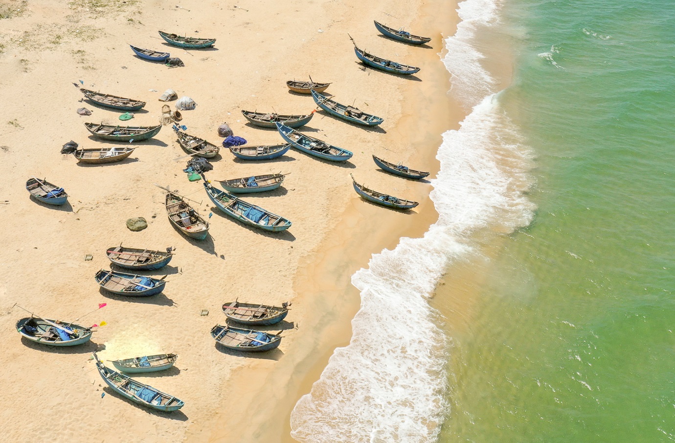 Những bãi biển hoang sơ khiến du khách say đắm khi đến với Quảng Ngãi - 11
