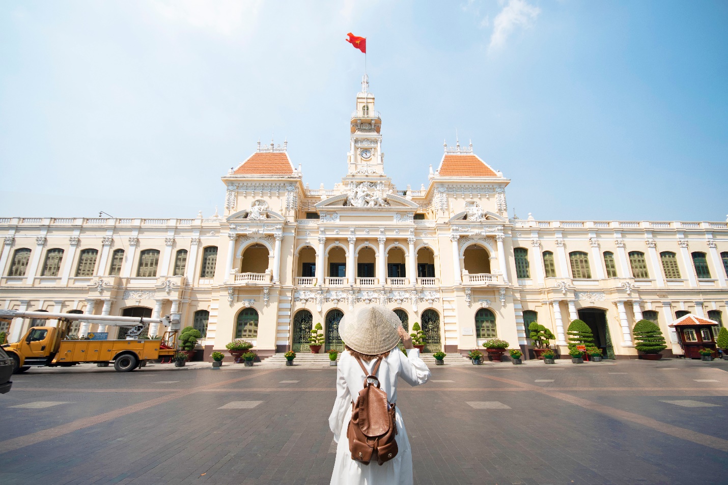 TP.HCM, Hà Nội nằm trong top điểm đến yêu thích của khách độc hành - 2