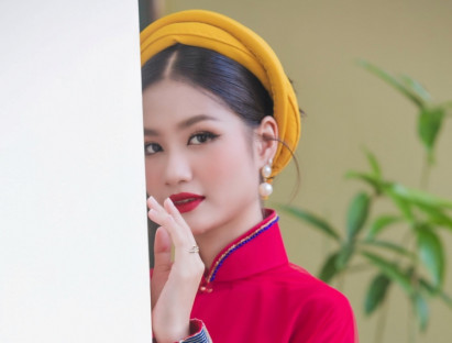 Giải trí - Hoa hậu Nguyễn Thanh Hà nền nã trong tà áo dài truyền thống
