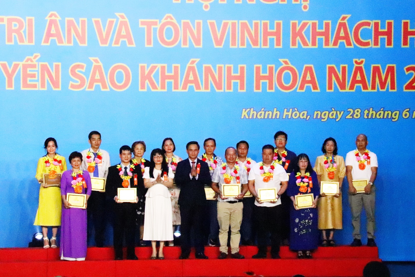 Yến sào Khánh Hòa vinh danh các nhà phân phối, đại lý xuất sắc - 3