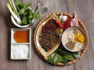 Khai thác bền vững gia vị thảo mộc và bảo tồn văn hóa ẩm thực Tây Bắc