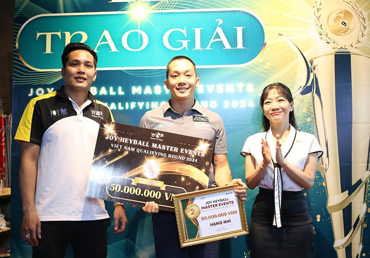 Bình “Chuẩn” lĩnh 120 triệu đồng, lấy vé đua giải bi-a "mang bao tải đựng tiền" - 2